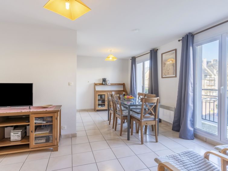 Search and Stay destination Dives-sur-Mer, Normandie - France from AU$ 189. Les Marines 1 et 2