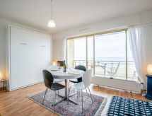 Aan zee: Sfeervol appartement met zeezicht en zwembad in Cabourg - thumbnail 3