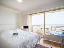 Aan zee: Sfeervol appartement met zeezicht en zwembad in Cabourg - thumbnail 4
