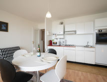 Aan zee: Sfeervol appartement met zeezicht en zwembad in Cabourg - thumbnail 6
