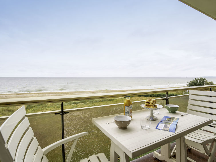 Search and Stay destination Varaville, Normandie - France from AU$ 146. Le Golf