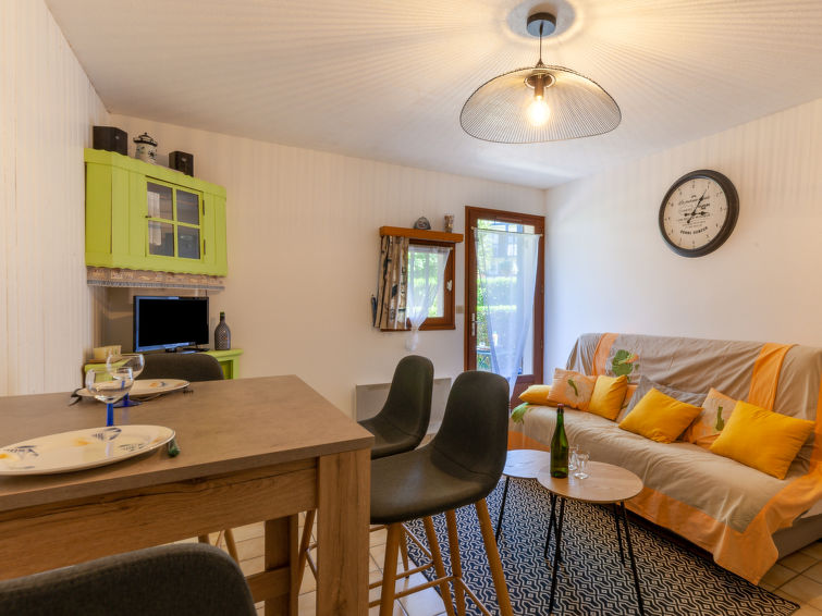 Search and Stay destination Varaville, Normandie - France from AU$ 140. Les Manoirs de la Côte