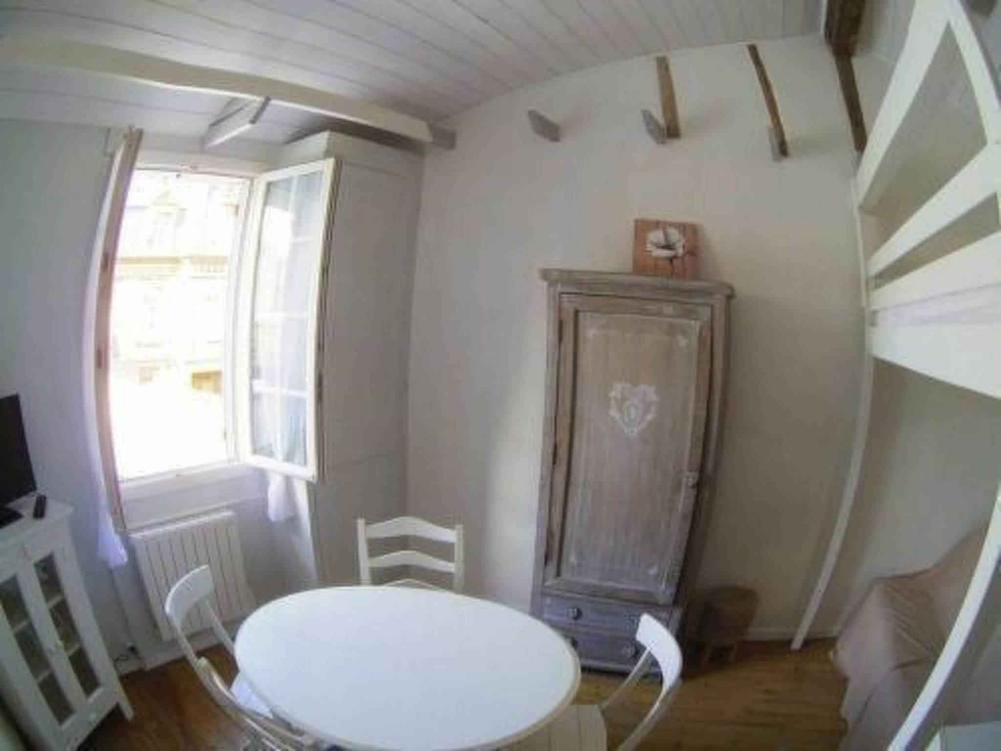 Joli studio pour 2 personnes-Binnen