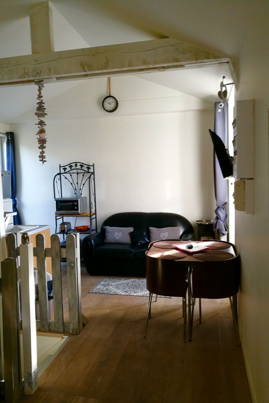 Schöne Unterkunft mit Terrasse in der Nähe des Meeres-Binnen