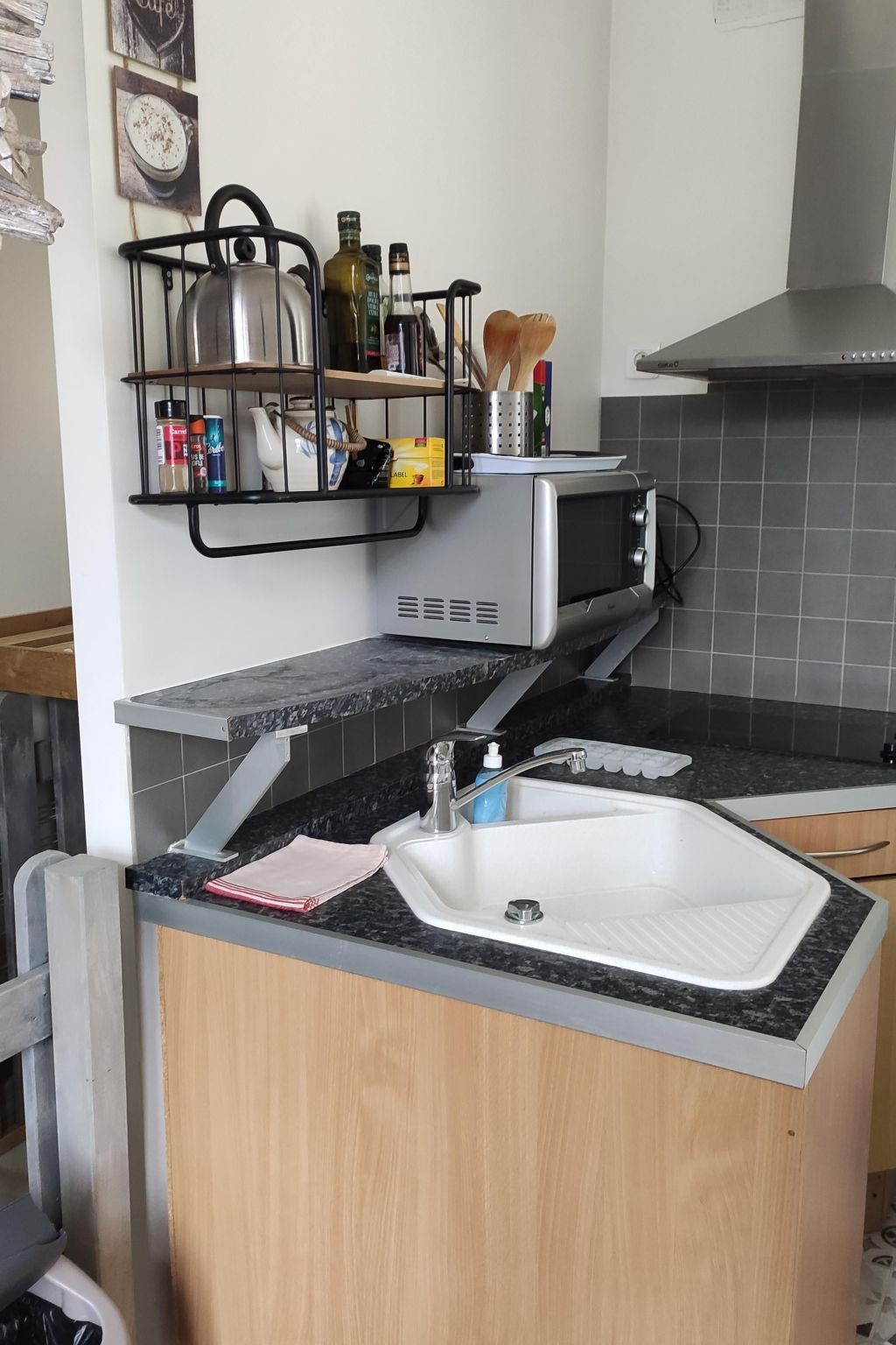 Schöne Unterkunft mit Terrasse in der Nähe des Meeres-Binnen