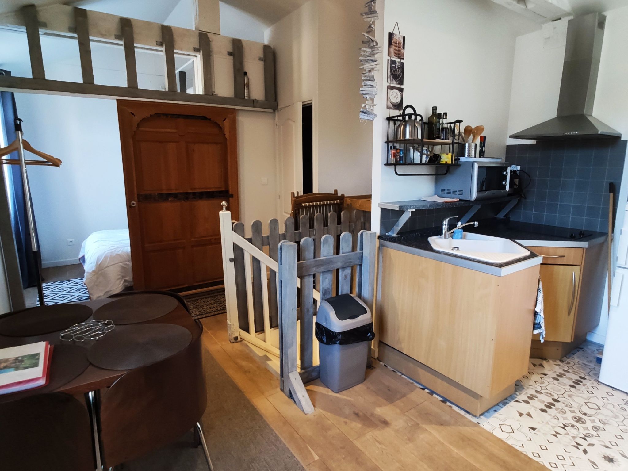 Schöne Unterkunft mit Terrasse in der Nähe des Meeres-Binnen