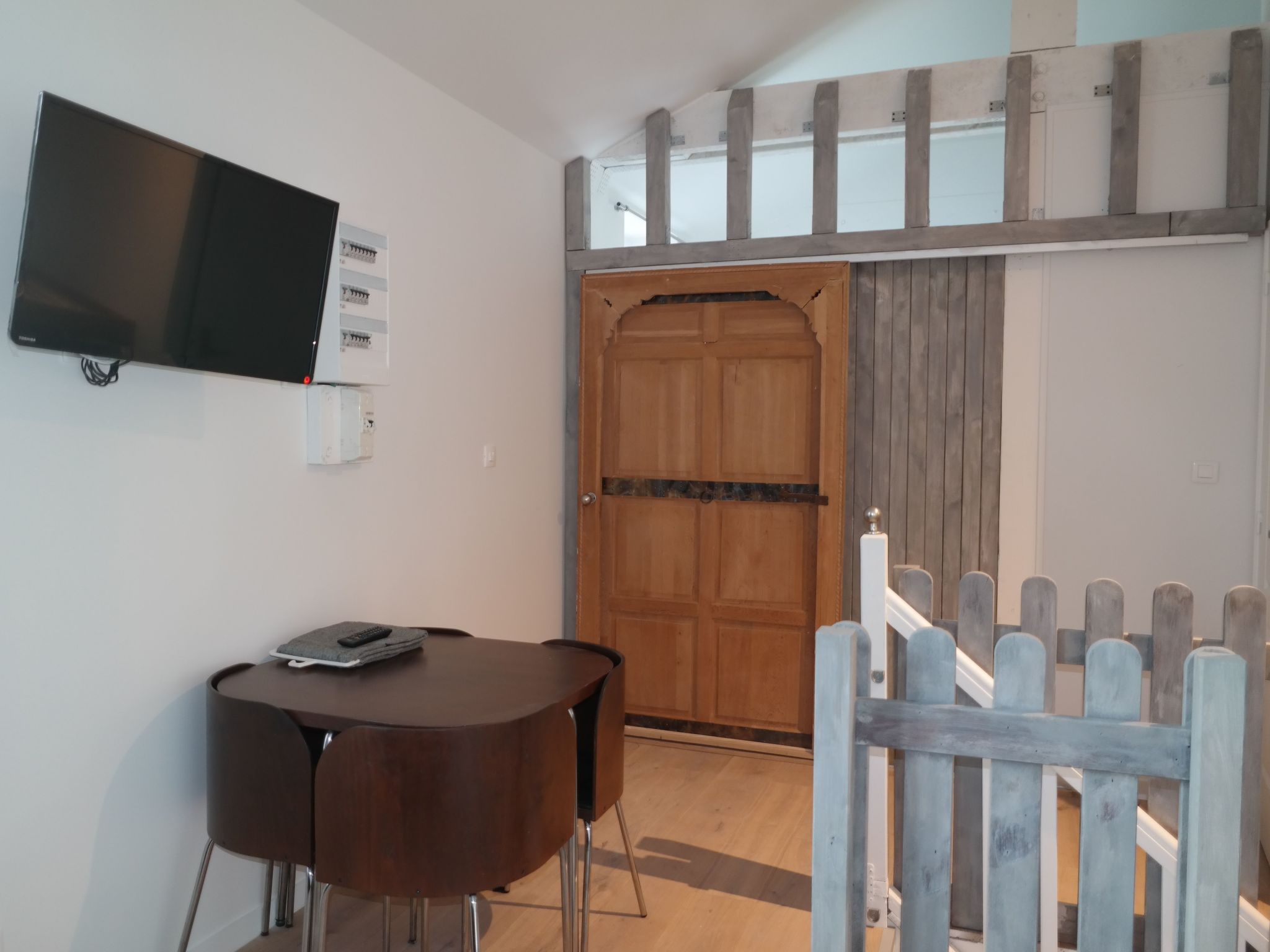 Schöne Unterkunft mit Terrasse in der Nähe des Meeres-Binnen