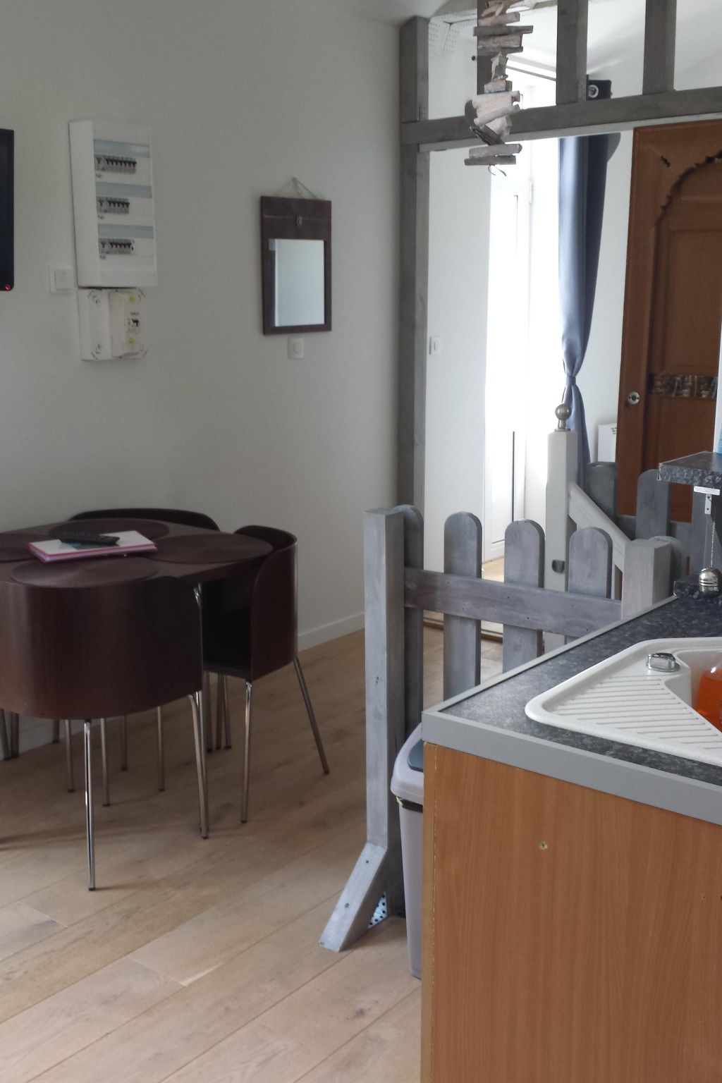 Schöne Unterkunft mit Terrasse in der Nähe des Meeres-Binnen