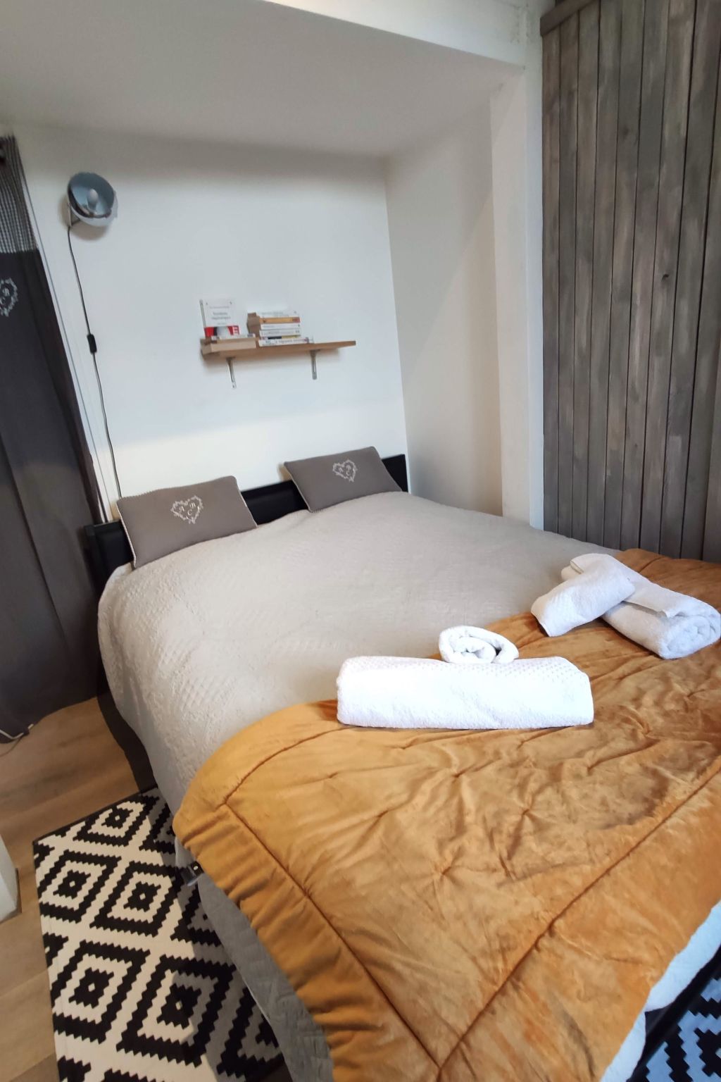 Schöne Unterkunft mit Terrasse in der Nähe des Meeres-Binnen