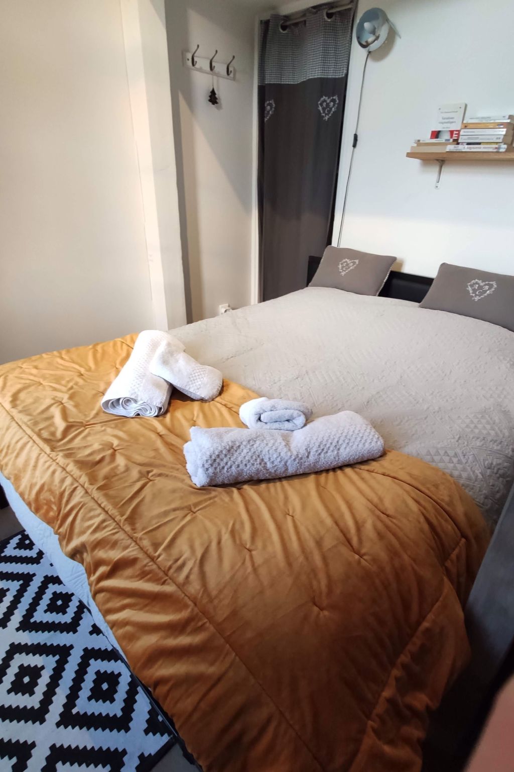 Schöne Unterkunft mit Terrasse in der Nähe des Meeres-Binnen