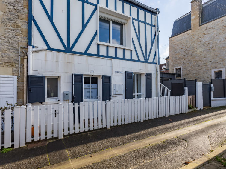 Search and Stay destination Saint-Aubin-sur-Mer, Normandie - France from AU$ 285. Côté Mer
