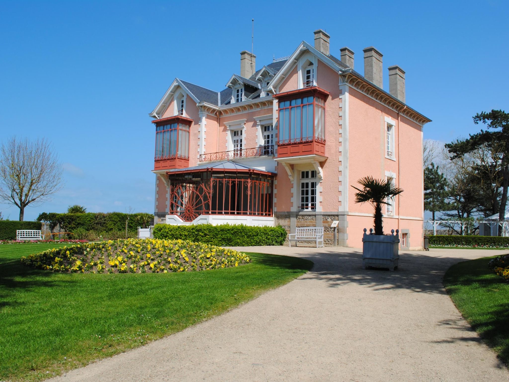 "Les flots bleus" (Die blauen Strände)-Dedans