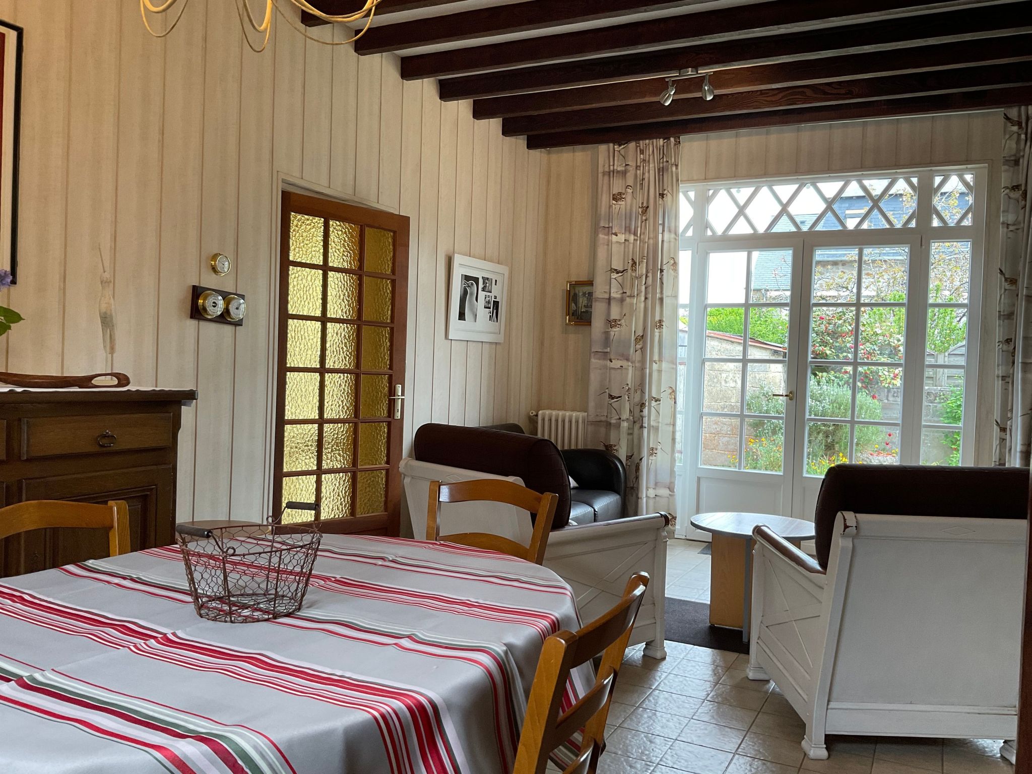 "Les flots bleus" (Die blauen Strände)-Dedans