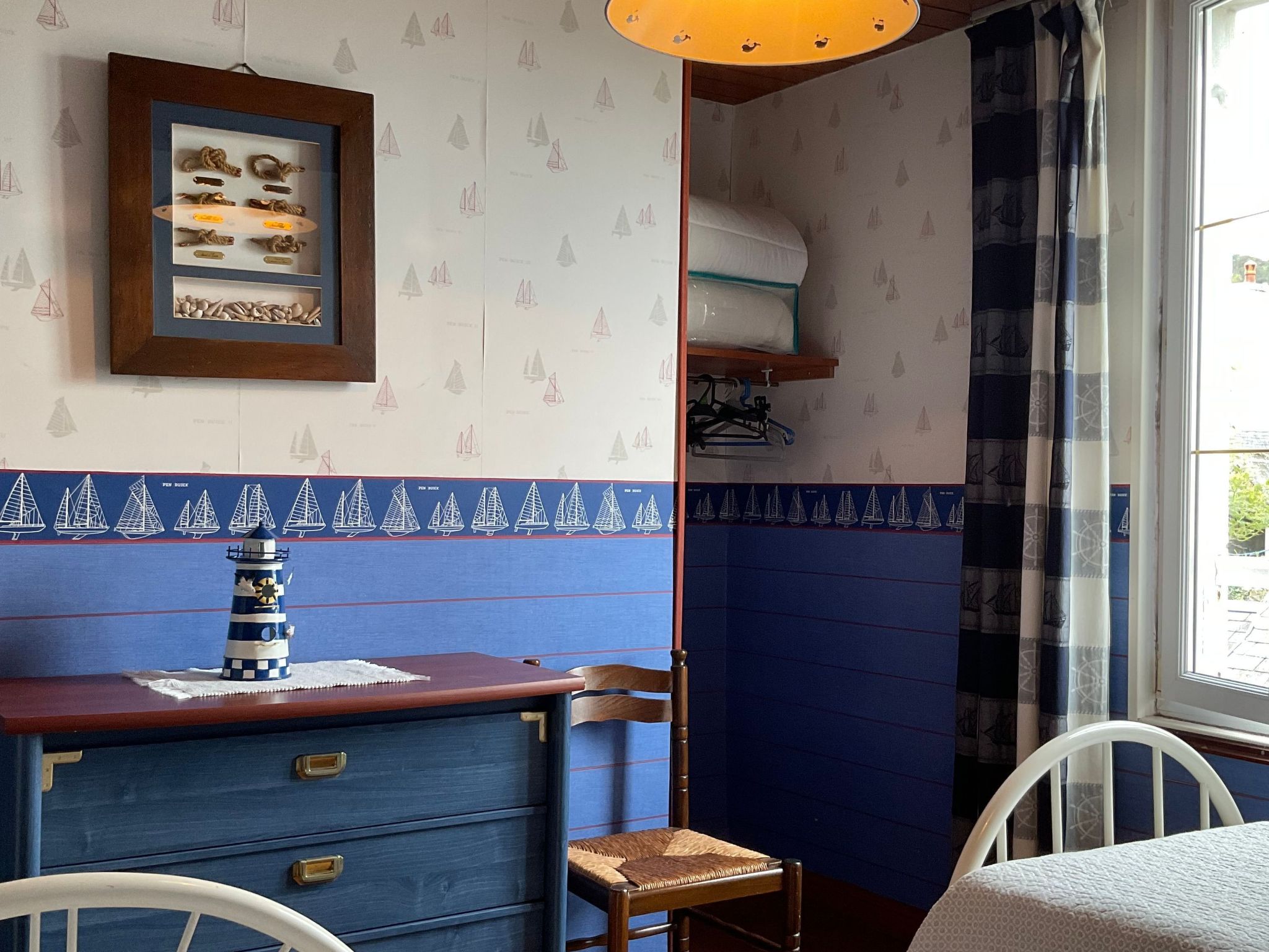 "Les flots bleus" (Die blauen Strände)-Dedans