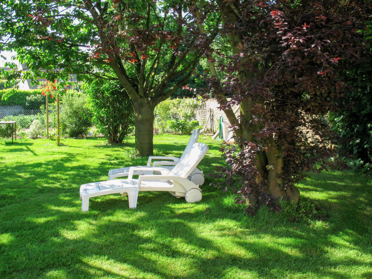 Search and Stay destination Cambes-en-Plaine, Normandie - France from AU$ 180. Gîte de l'Epine (CBP600)