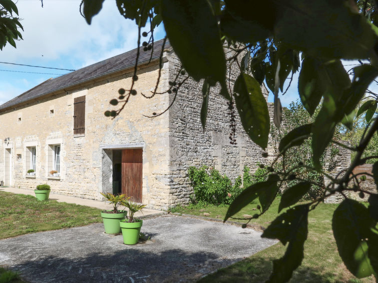 Search and Stay destination Commes, Normandie - France from AU$ 139. Le Clos Renard