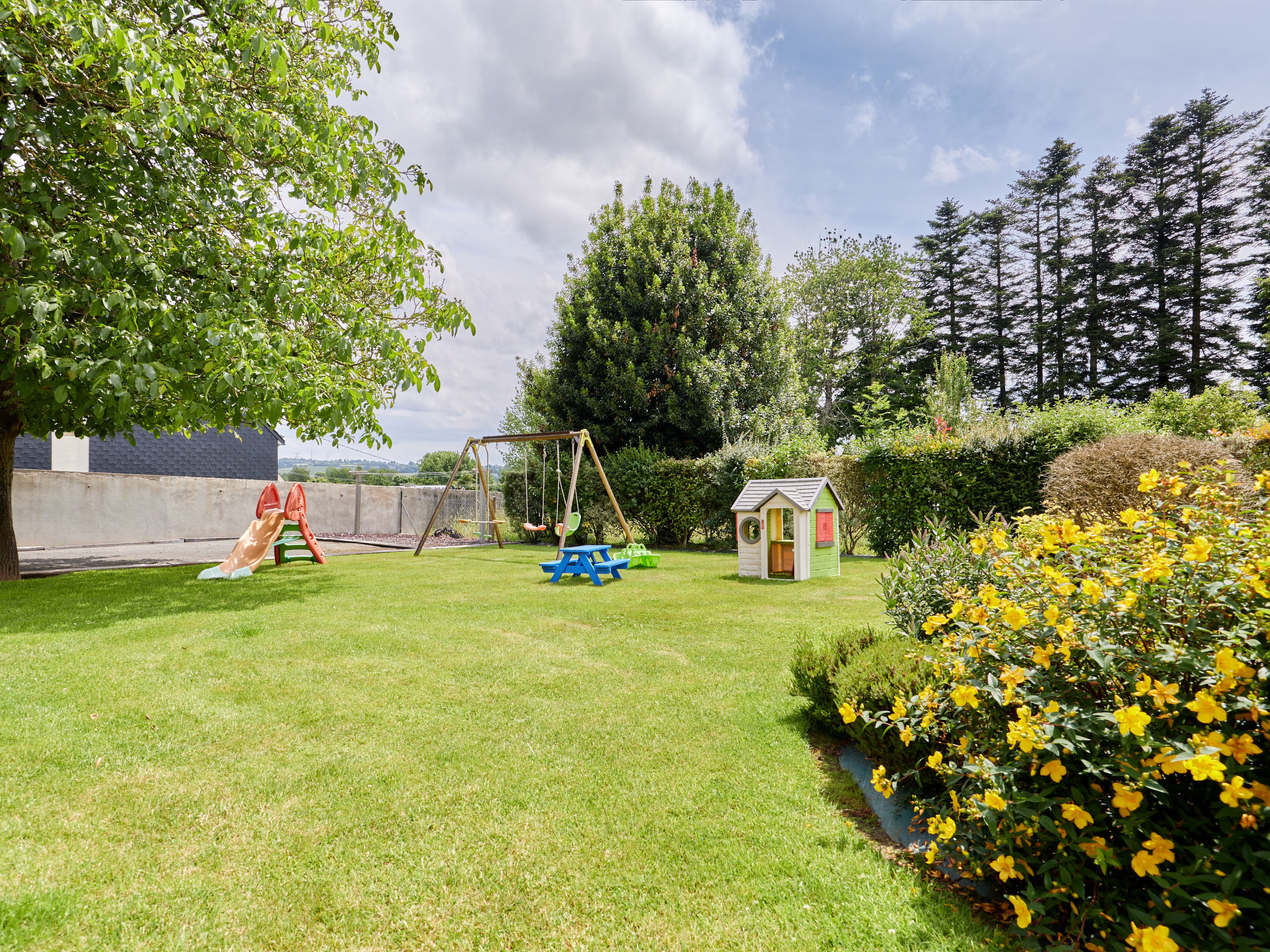 Domaine 1-Outside
