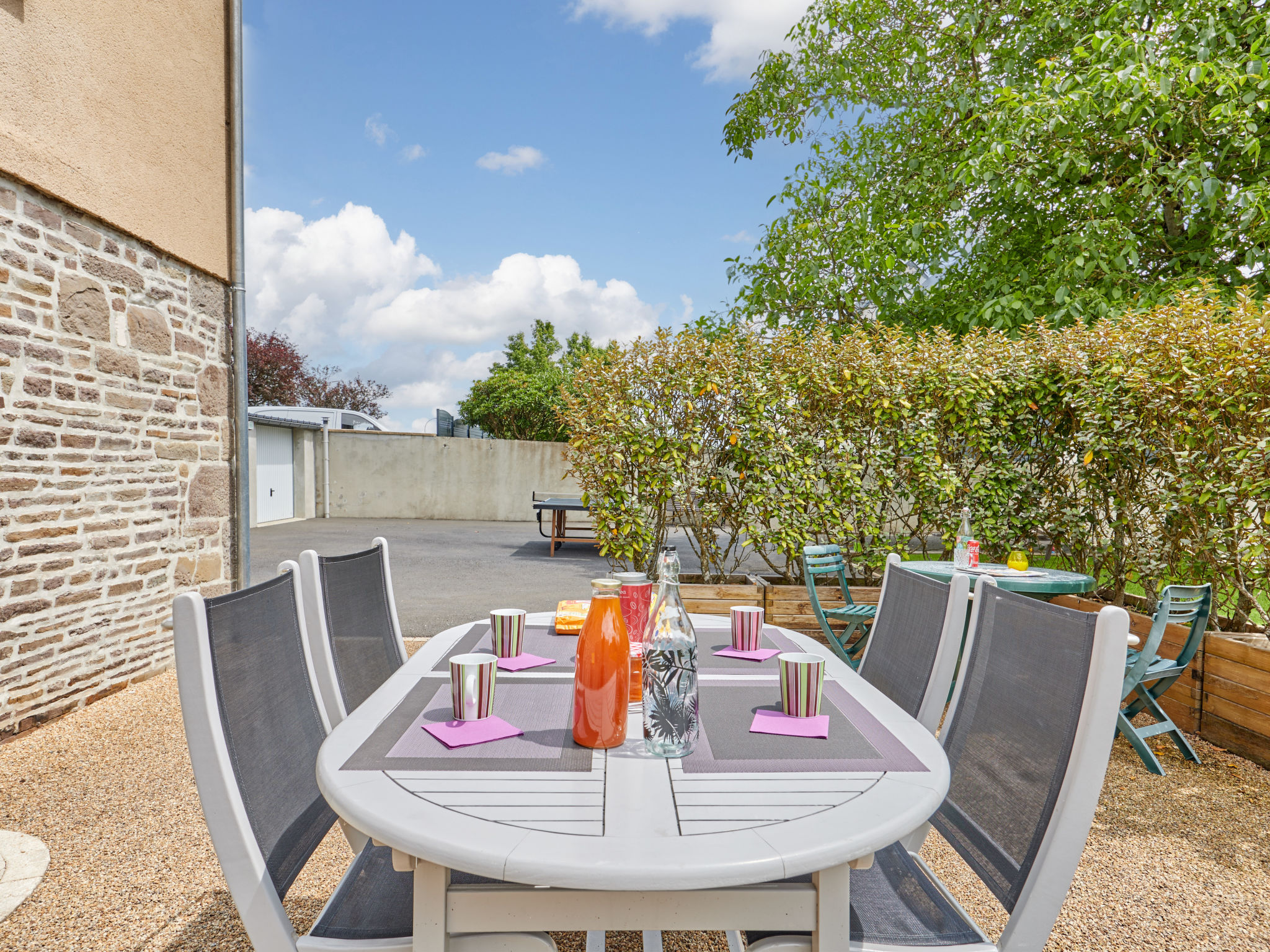 Domaine 1-Outside