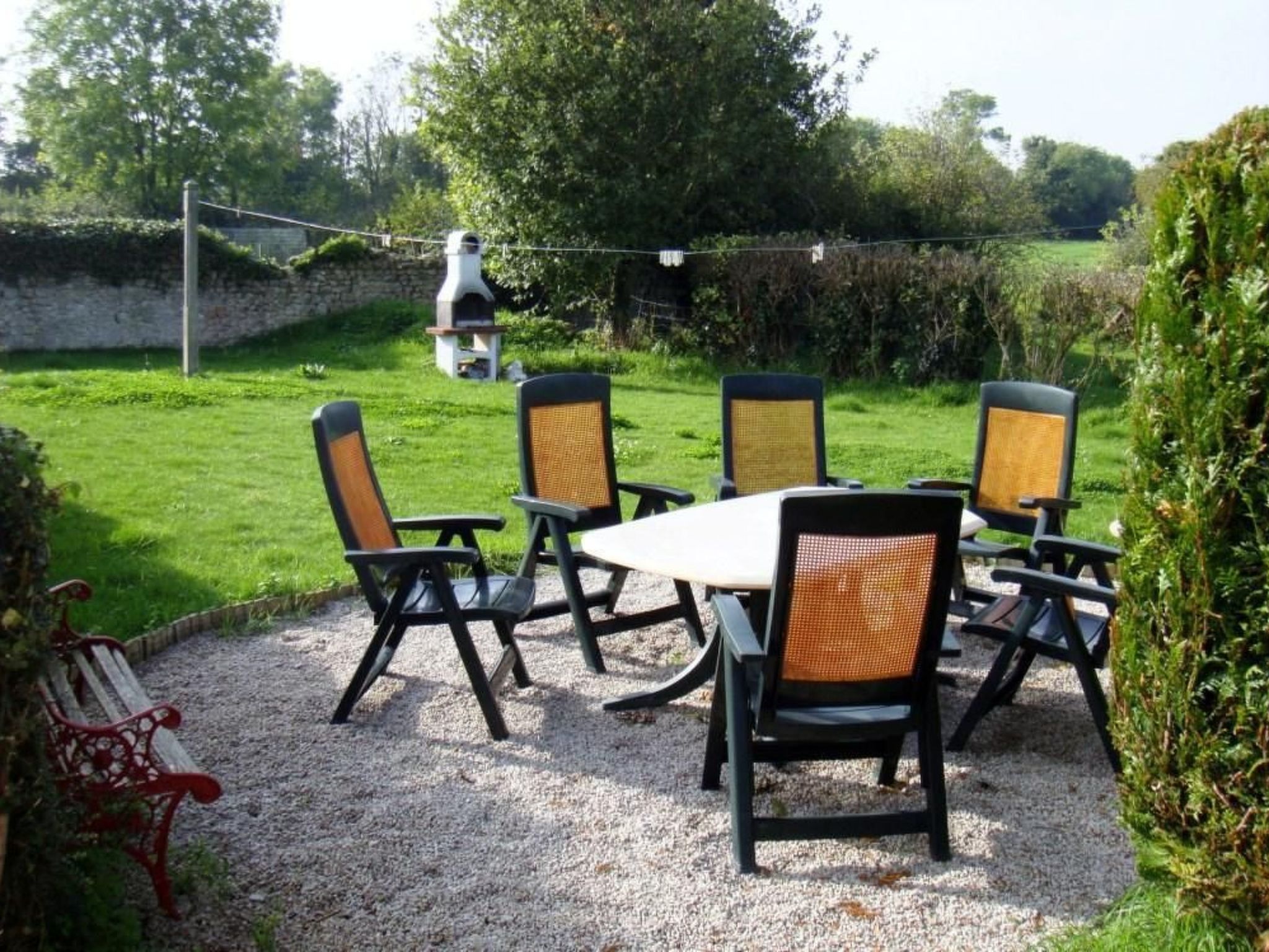 "Garence" mit eigener Terrasse-Dehors