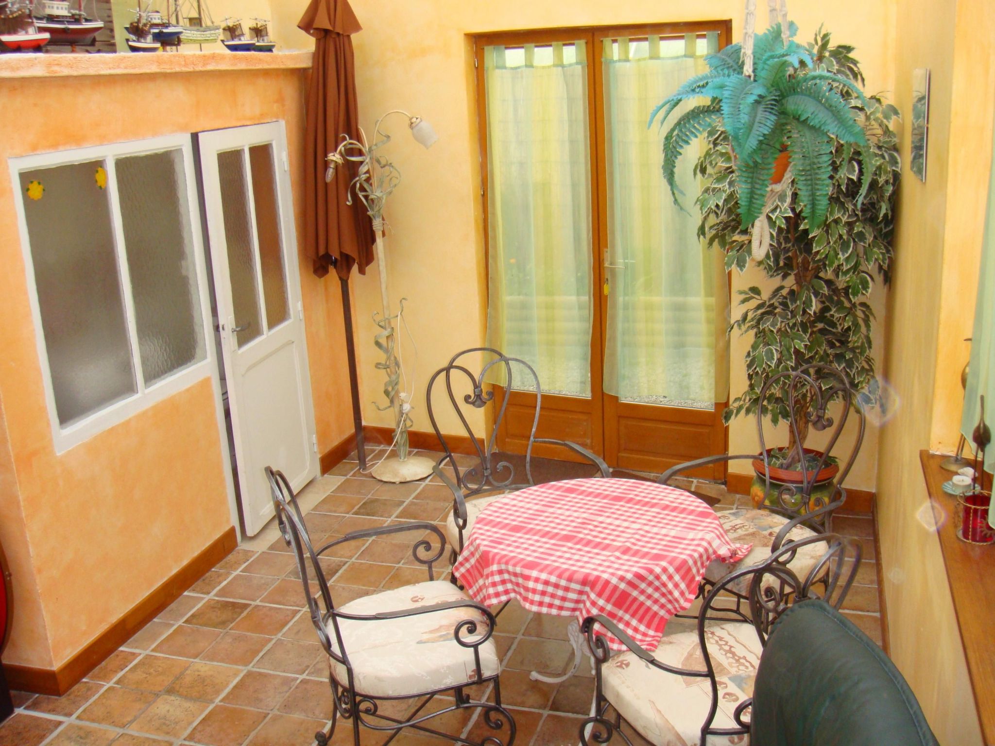 "Garence" mit eigener Terrasse-Dedans