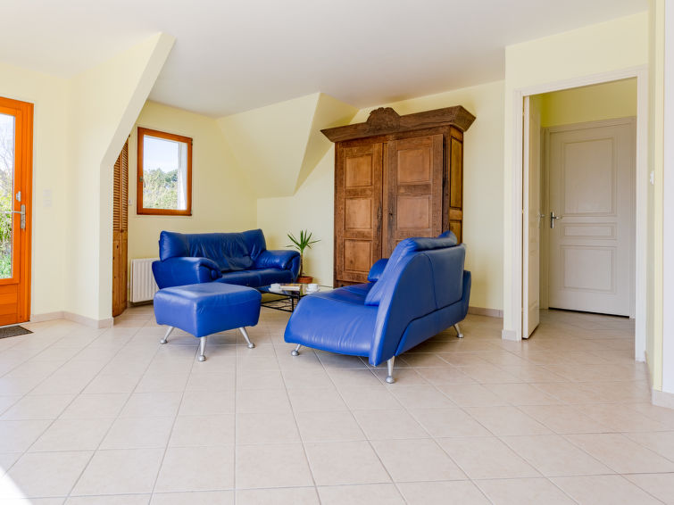 Search and Stay destination Gouville-sur-Mer, Normandie - France from AU$ 152. Neptune (ASM401)