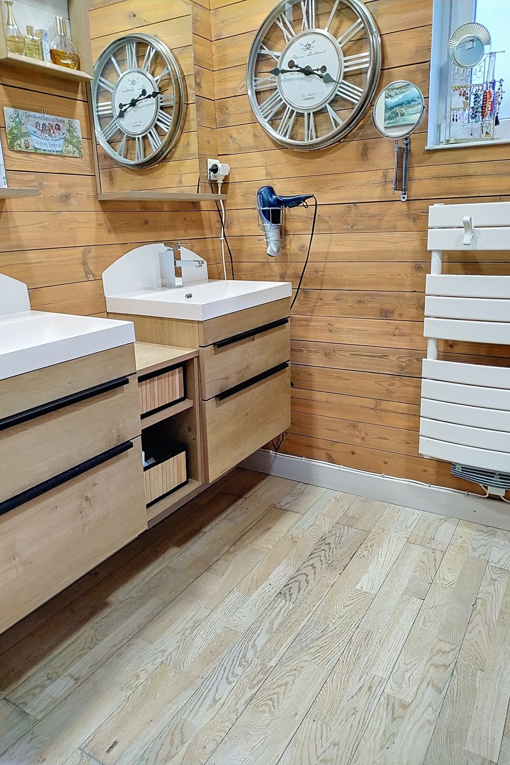 Le Paradis des Fleurs-Binnen