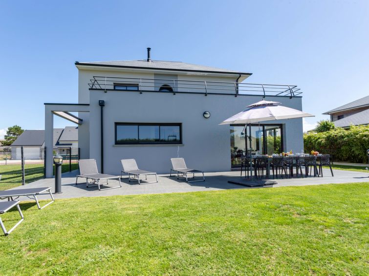 Search and Stay Destinations. Holidays Rentals in Pirou, Manche - Normandy - France