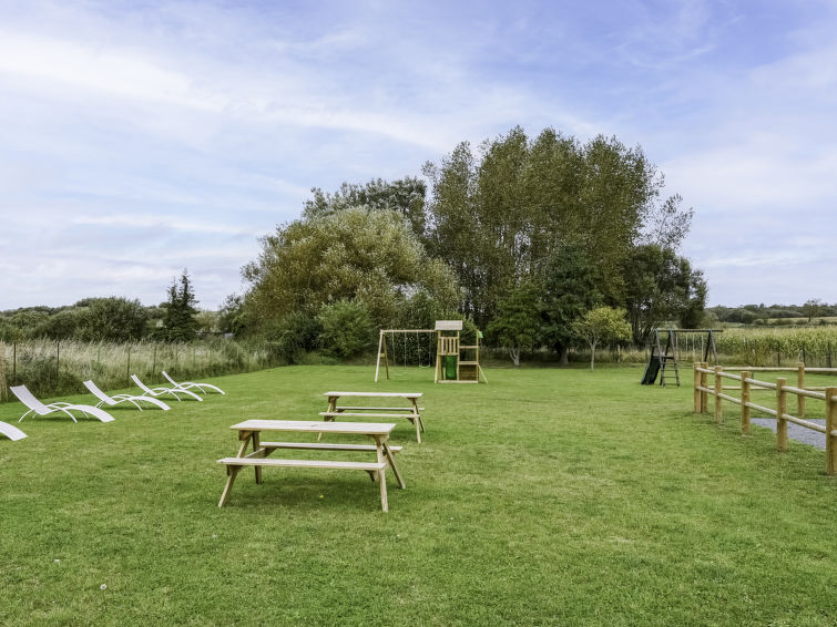 Search and Stay destination Pirou, Normandie - France from AU$ 185. L'oyat