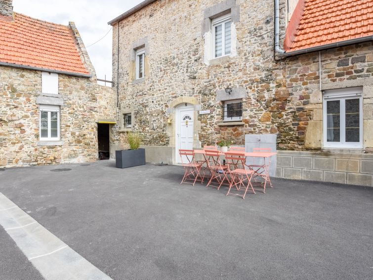 Search and Stay destination Pirou, Normandie - France from AU$ 185. L'oyat