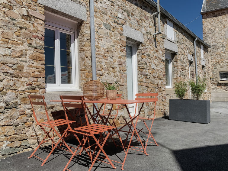 Search and Stay destination Pirou, Normandie - France from AU$ 175. Les Chardons