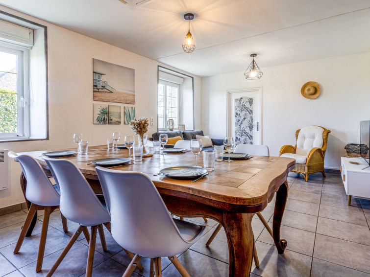 Search and Stay destination Pirou, Normandie - France from AU$ 241. Le Coquelicot