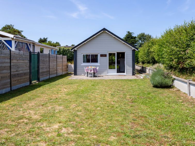 Search and Stay destination Saint-Georges-de-la-Rivière, Normandie - France from AU$ 163. Le Chamalo