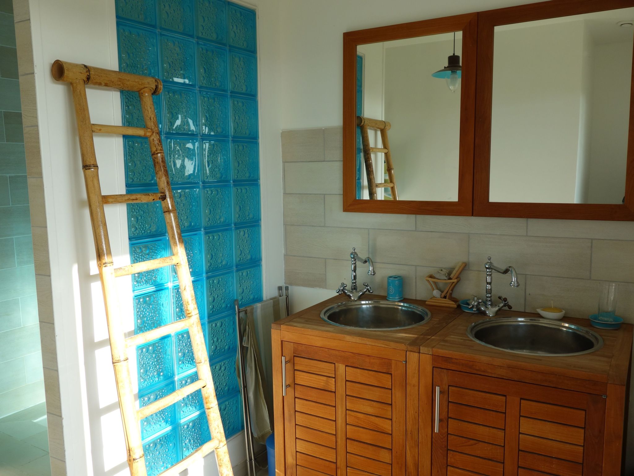 Robinson-Villa mit Meerblick, 50m vom Strand entfernt-Binnen