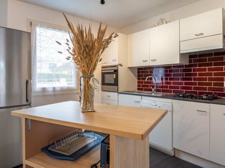 Search and Stay destination Port-Bail-sur-Mer, Normandie - France from AU$ 156. Valentina