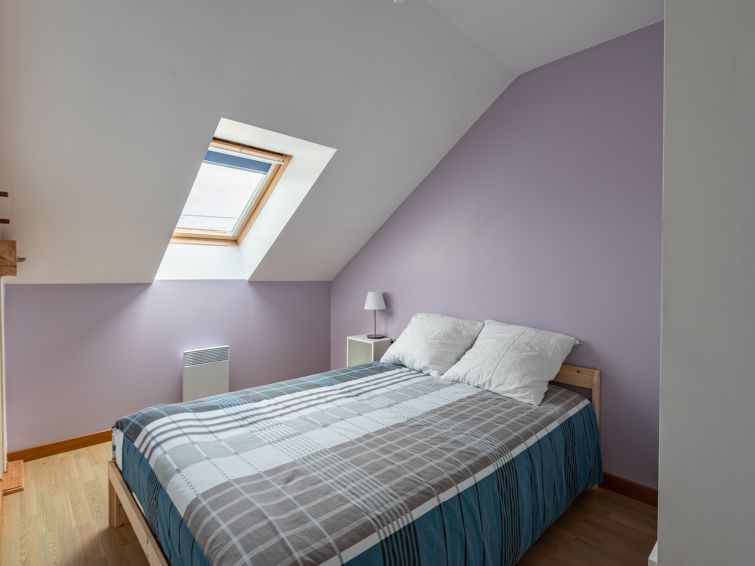 Search and Stay destination Port-Bail-sur-Mer, Normandie - France from AU$ 250. Lana