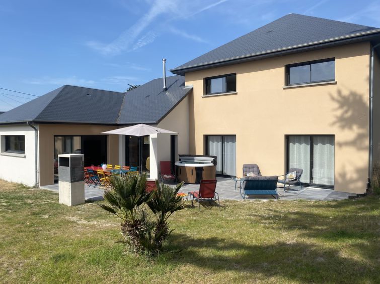 Zeezicht en luxe whirlpool in vakantiehuis Les Lilas in Denneville in Denneville