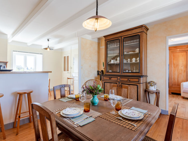 Search and Stay destination Réville, Normandie - France from AU$ 115. La Ferme du Manoir