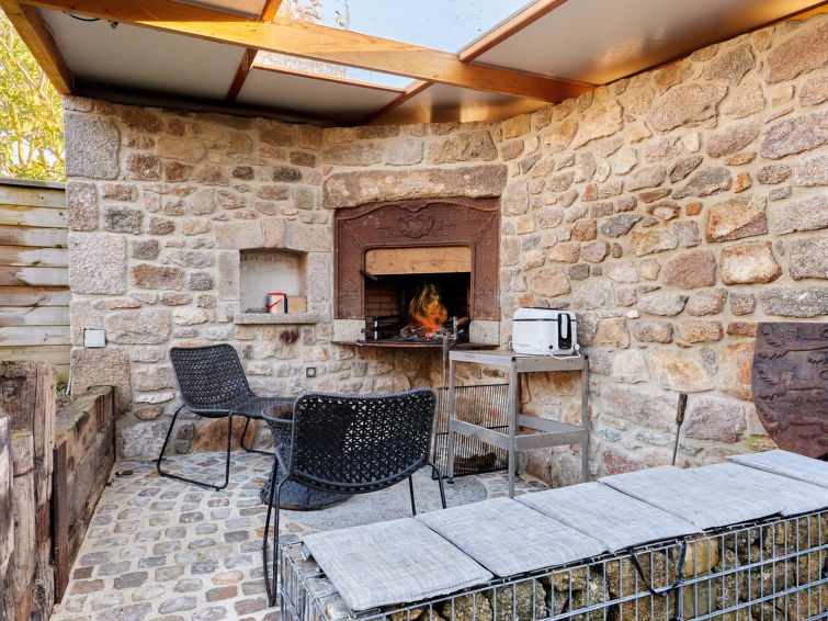 Search and Stay destination Réville, Normandie - France from AU$ 306. Au coin des 3 feux