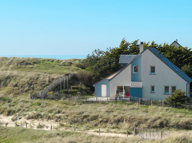 Search and Stay destination La Haye, Normandie - France from AU$ 141. La Plage (SVI400)