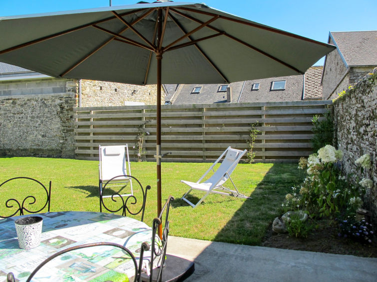 Search and Stay destination Bretteville-sur-Ay, Normandie - France from AU$ 241. La Lucerie (BAY402)