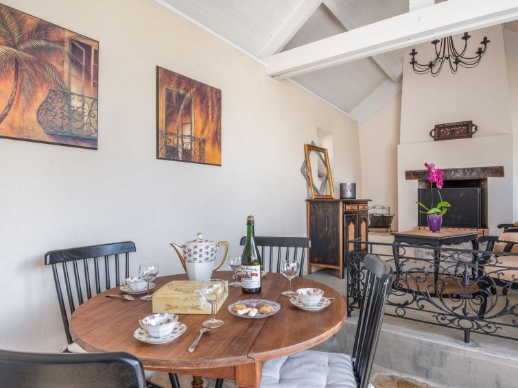 Search and Stay destination Bretteville-sur-Ay, Normandie - France from AU$ 215. Cottage du Hamel es Clos