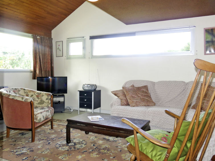 Search and Stay destination Regnéville-sur-Mer, Normandie - France from AU$ 119. Le Petit Clos (RGV300)