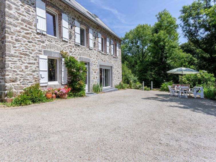 Search and Stay destination Gratot, Normandie - France from AU$ 212. Les Oiseaux
