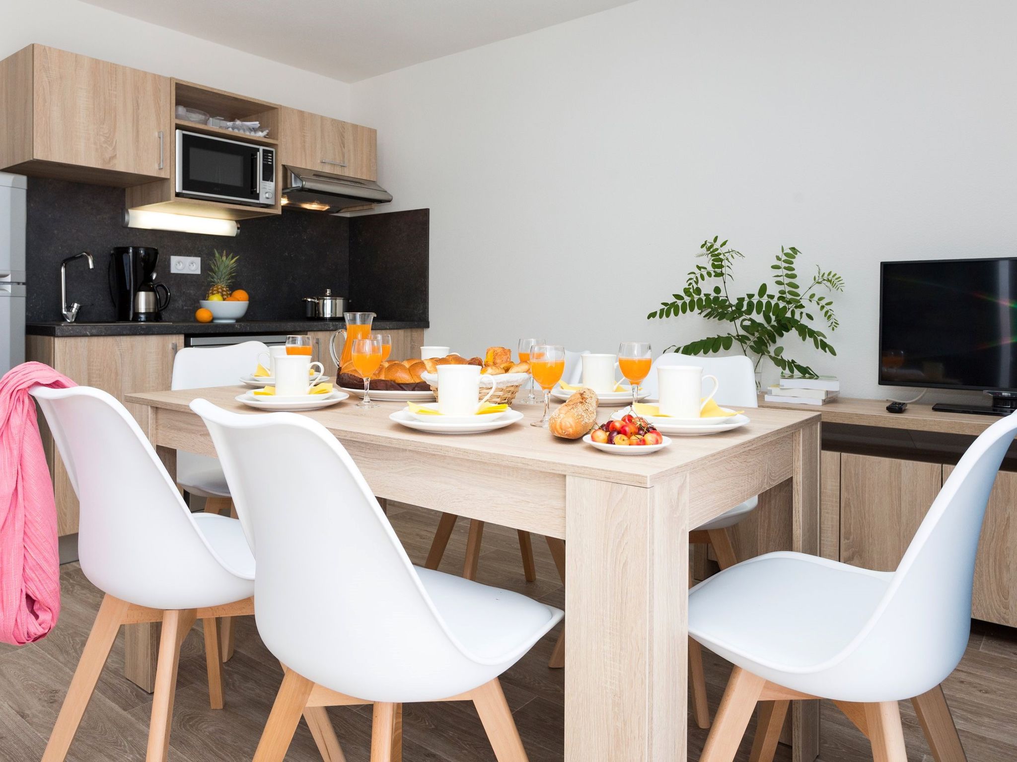 Kitchen / Dining Room