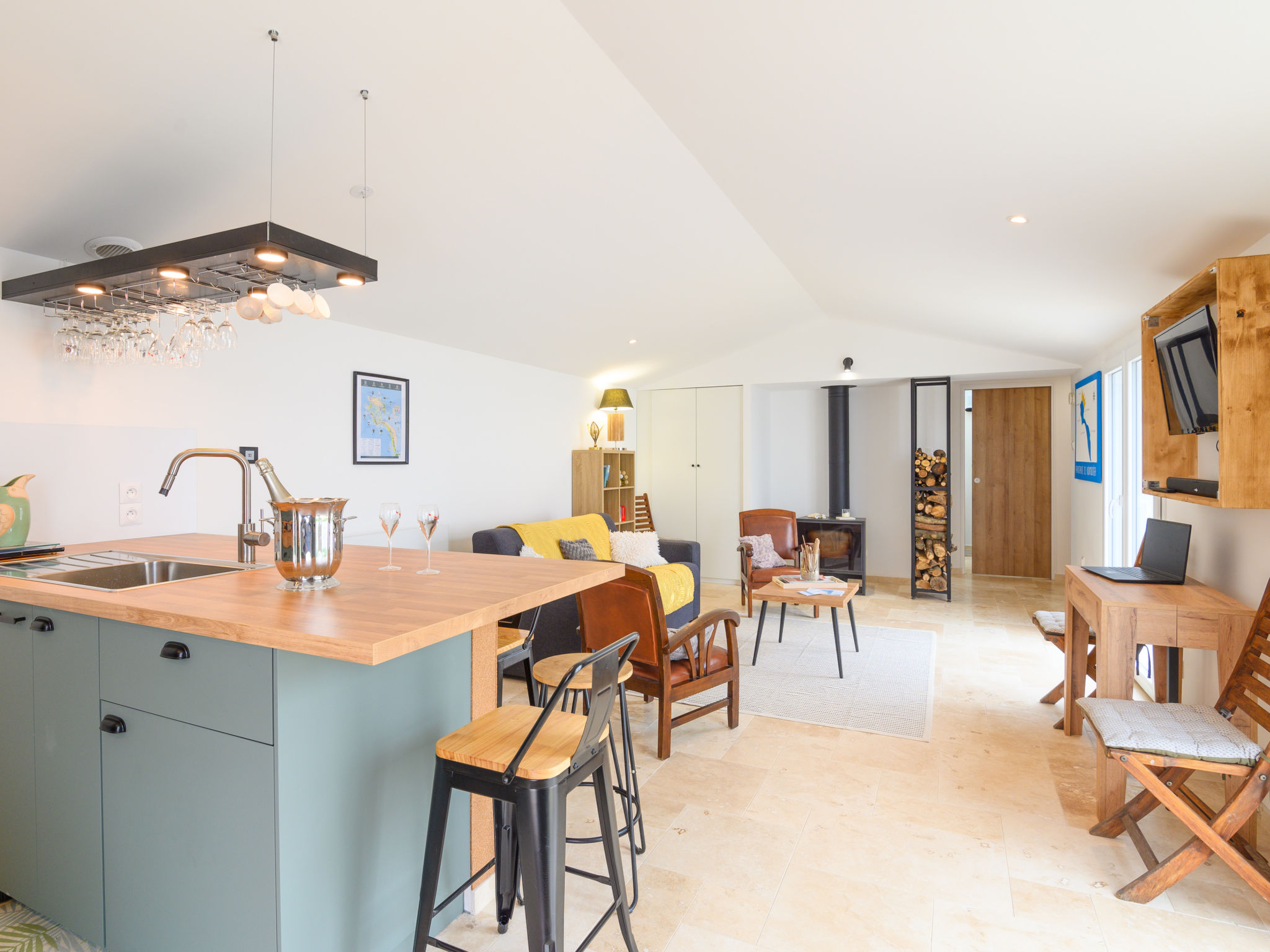 Kitchen / Dining Room