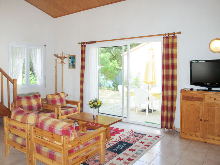 Search and Stay destination La Tranche-sur-Mer, Pays de la Loire - France from AU$ 119. Les Etrilles (TSM509)