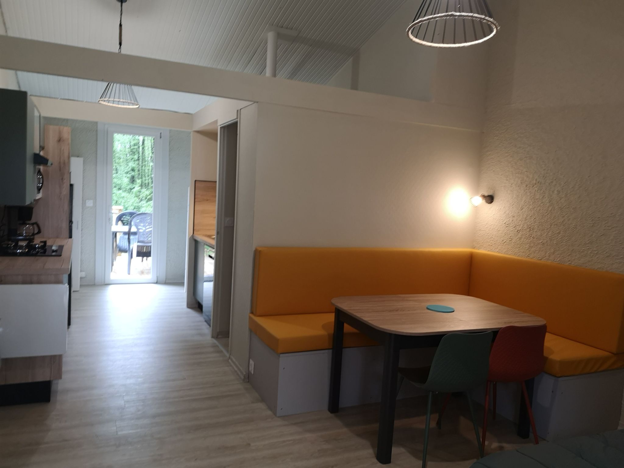 Hübsches Tiny Cottage mit Waldblick im Feriendorf-Binnen