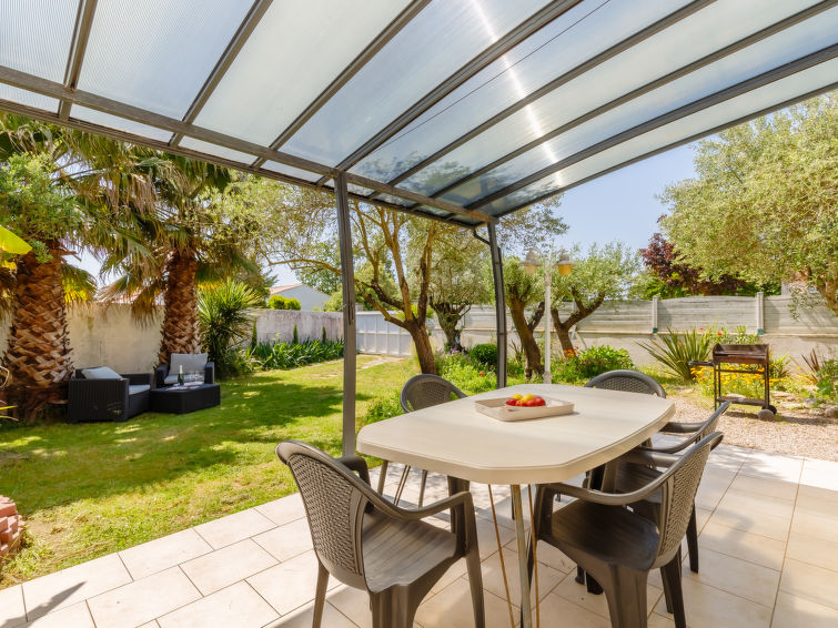 Search and Stay destination Talmont-Saint-Hilaire, Pays de la Loire - France from AU$ 124. Les Oliviers