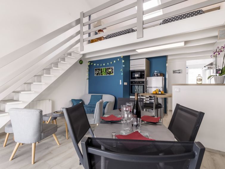 Search and Stay, undefined in undefined. Gallery position 0