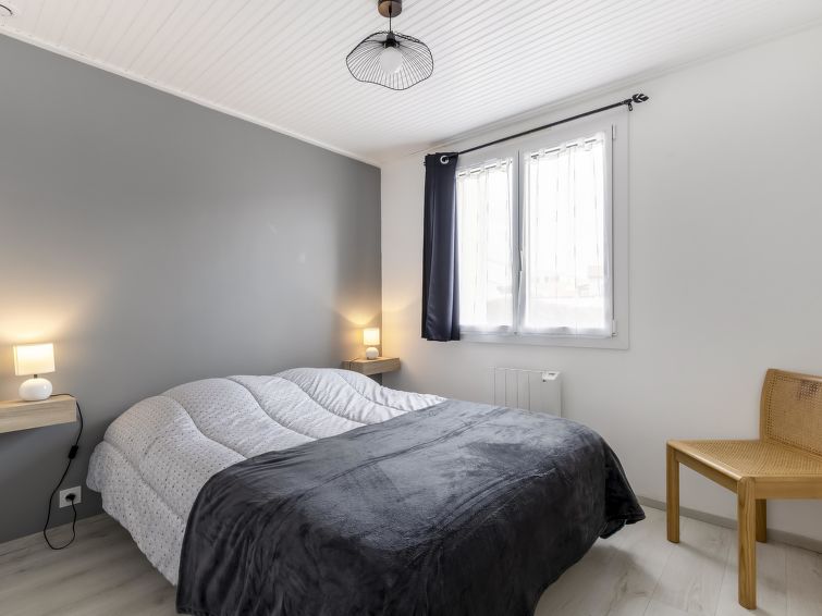 Search and Stay, undefined in undefined. Gallery position 4